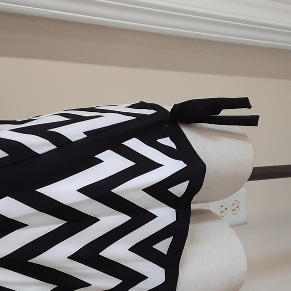 Top - Picture 3 of 4